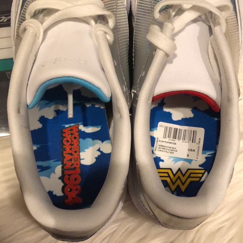 🆕Wonder Woman - Reebok Sneakers 🦸♀️ - Picture 4 of 11